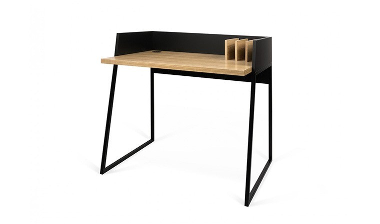 Petit bureau avec superbes finitions en acier noir et en chêne