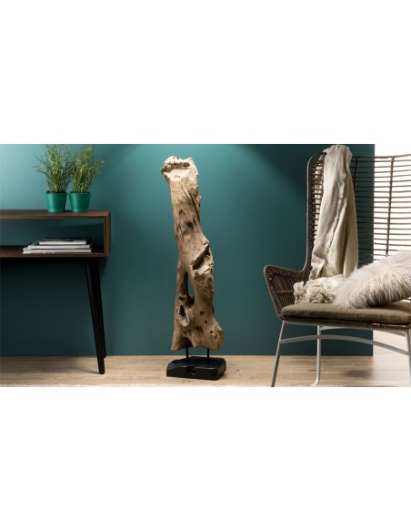 Objet de décoration : branche de bois de teck à disposer sur un meuble