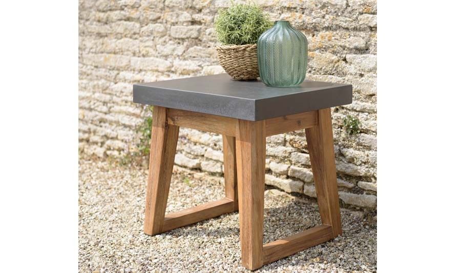 Petite table basse rectangulaire en acacia massif